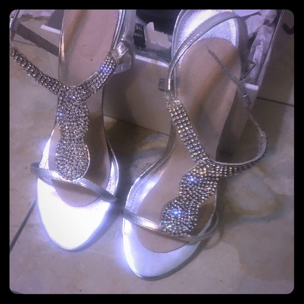 Super CUTE Rhinestone Aldo Heeled Sandals